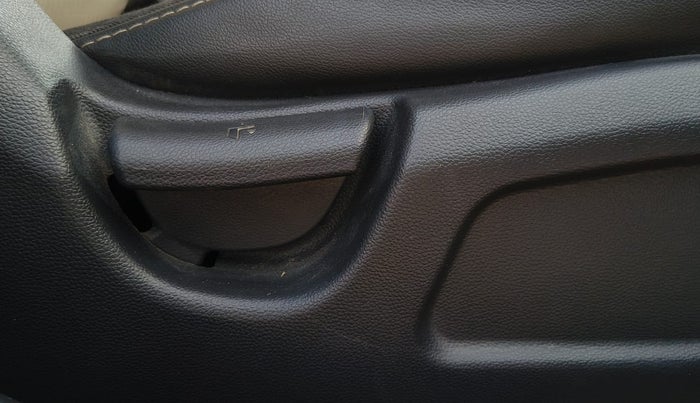 2019 Hyundai Elite i20 MAGNA PLUS 1.2, Petrol, Manual, 50,103 km, Driver Side Adjustment Panel