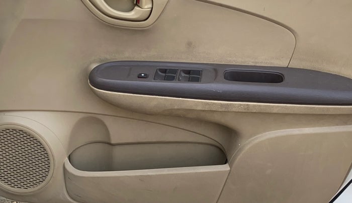 2013 Honda Amaze 1.2L I-VTEC EX, Petrol, Manual, 55,689 km, Driver Side Door Panels Control