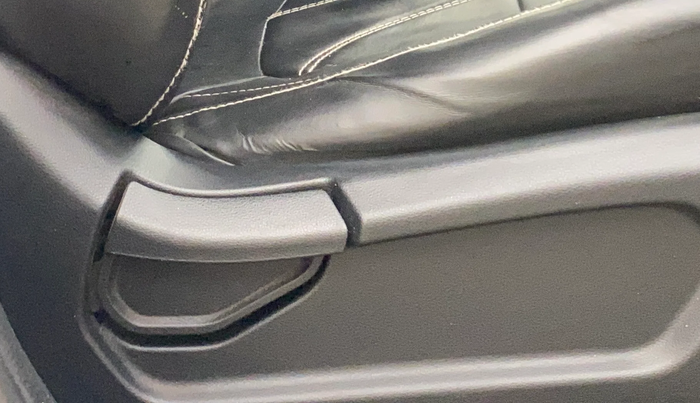 2021 Hyundai VENUE S 1.2, Petrol, Manual, 75,879 km, Driver Side Adjustment Panel