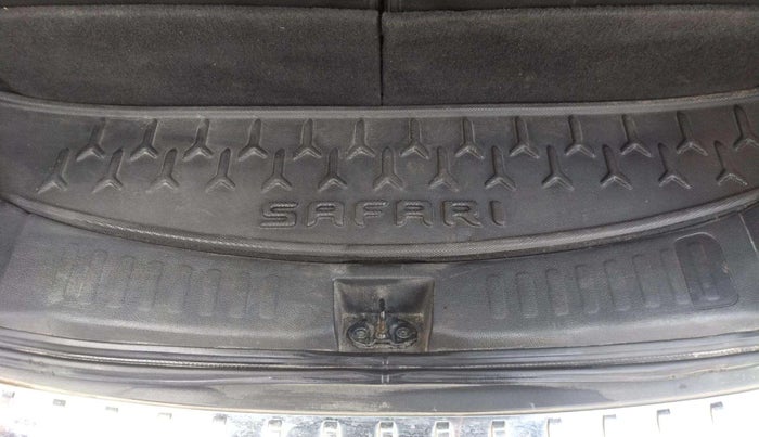 2022 Tata Safari XT PLUS, Diesel, Manual, 87,670 km, Boot Inside