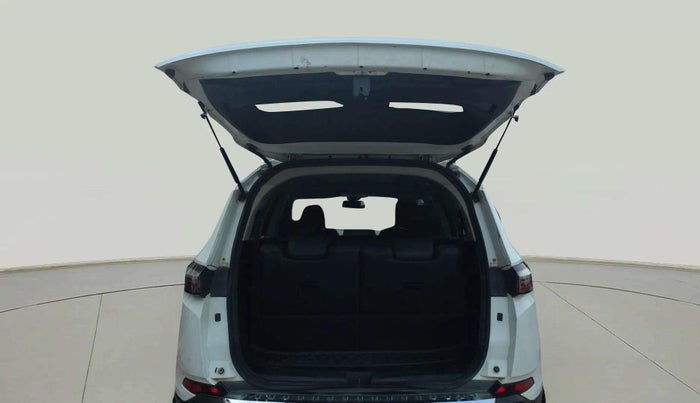 2022 Tata Safari XT PLUS, Diesel, Manual, 87,670 km, Boot Door Open