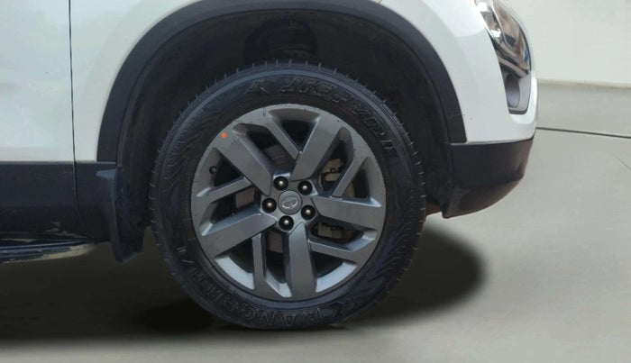 2022 Tata Safari XT PLUS, Diesel, Manual, 87,670 km, Right Front Wheel