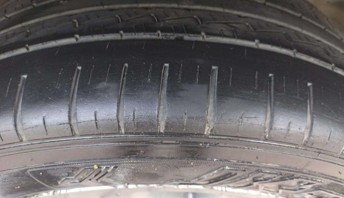 2022 Tata Safari XT PLUS, Diesel, Manual, 87,670 km, Right Rear Tyre Tread