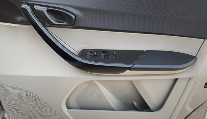 2019 Tata Tiago XT PETROL, CNG, Manual, 1,15,357 km, Driver Side Door Panels Control
