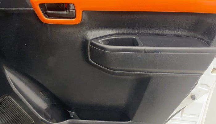 2020 Maruti S PRESSO VXI PLUS AMT, Petrol, Automatic, 66,492 km, Driver Side Door Panels Control