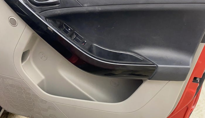 2018 Tata NEXON XMA DIESEL, Diesel, Automatic, 1,03,887 km, Driver Side Door Panels Control