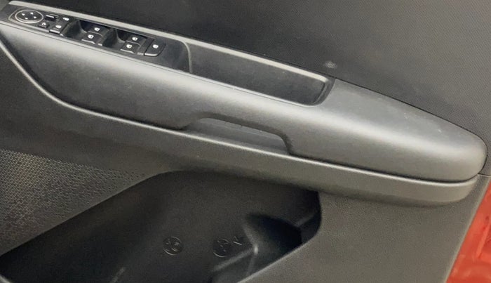 2022 KIA SONET HTK PLUS 1.2, Petrol, Manual, 61,546 km, Driver Side Door Panels Control