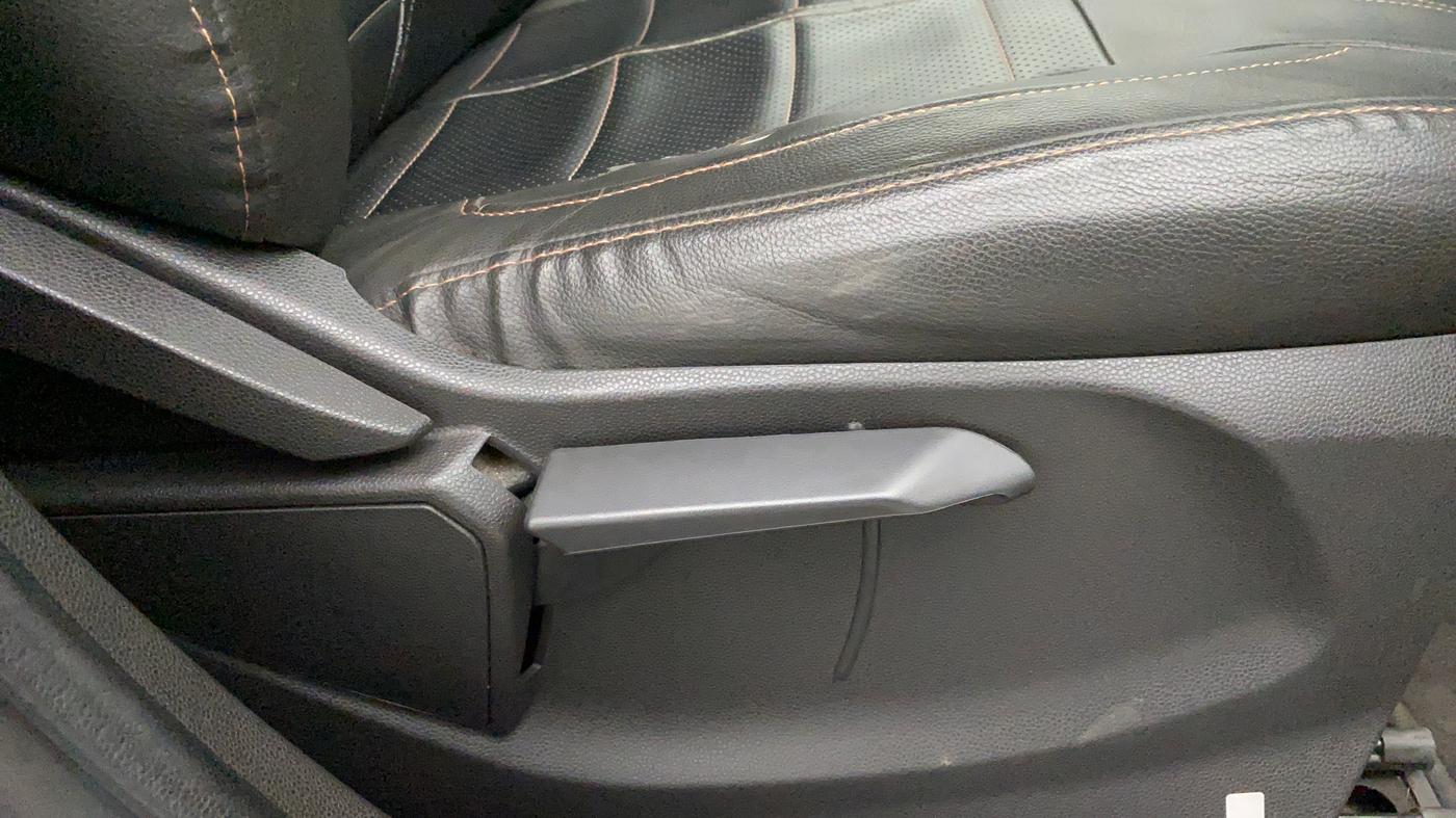 2016 Ford Ecosport TITANIUM 1.5L PETROL AT, Petrol, Automatic, 43,730 km, Driver Side Adjustment Panel