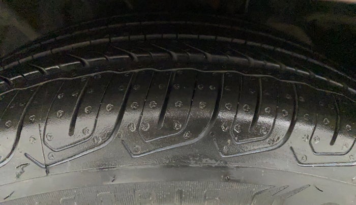 2016 Ford Ecosport TITANIUM 1.5L PETROL AT, Petrol, Automatic, 43,730 km, Left Front Tyre Tread