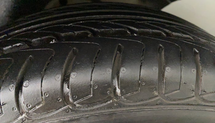 2016 Ford Ecosport TITANIUM 1.5L PETROL AT, Petrol, Automatic, 43,730 km, Left Rear Tyre Tread