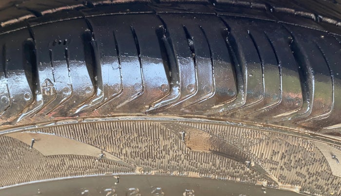 2019 Maruti Ciaz ALPHA 1.5 SHVS PETROL, Petrol, Manual, 96,651 km, Right Front Tyre Tread