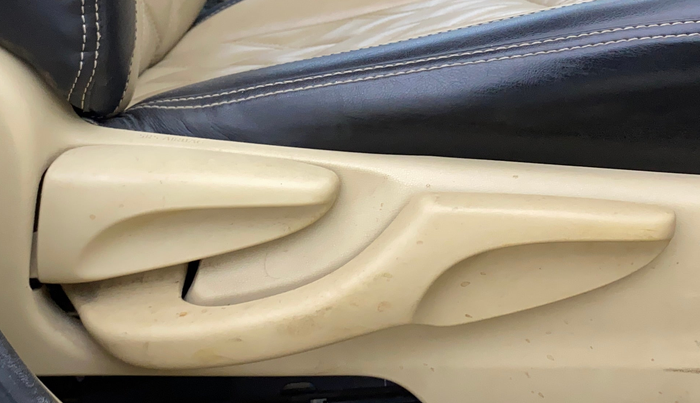 2018 Toyota YARIS G MT, Petrol, Manual, 51,375 km, Driver Side Adjustment Panel