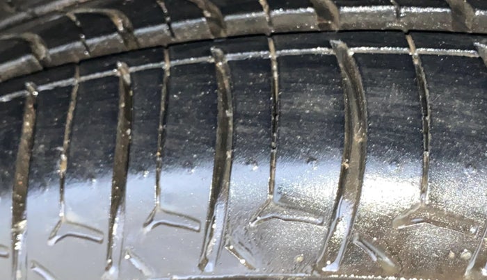 2018 Toyota YARIS G MT, Petrol, Manual, 51,375 km, Right Front Tyre Tread