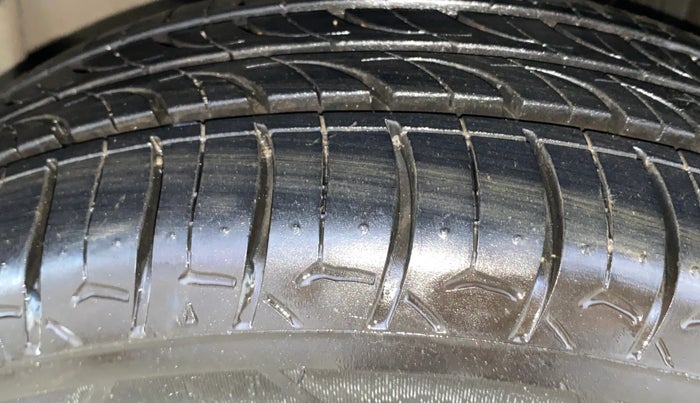 2018 Toyota YARIS G MT, Petrol, Manual, 51,375 km, Left Front Tyre Tread