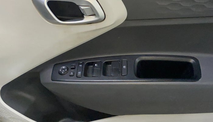 2023 Hyundai GRAND I10 NIOS ASTA 1.2 KAPPA VTVT, Petrol, Manual, 7,978 km, Driver Side Door Panels Control