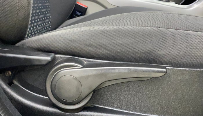 2018 Tata NEXON XZA PLUS DIESEL, Diesel, Automatic, 61,389 km, Driver Side Adjustment Panel