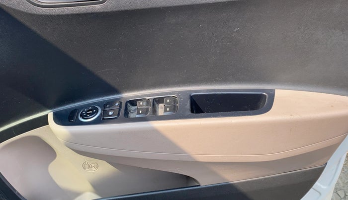 2016 Hyundai Xcent S 1.2, Petrol, Manual, 88,125 km, Driver Side Door Panels Control