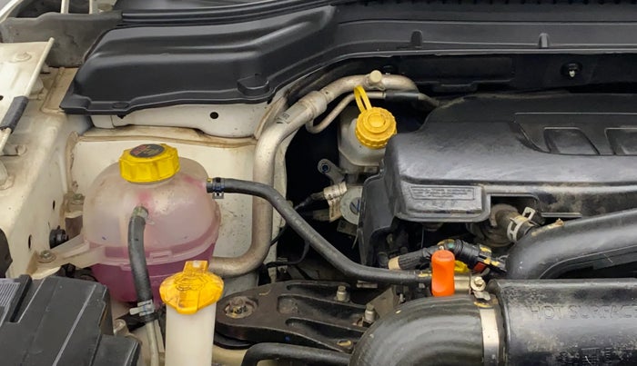 2020 Mahindra XUV300 W8 1.2 PETROL, Petrol, Manual, 31,768 km, Engine View - Right