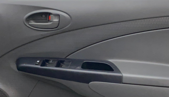 2013 Toyota Etios G, Petrol, Manual, 82,968 km, Driver Side Door Panels Control
