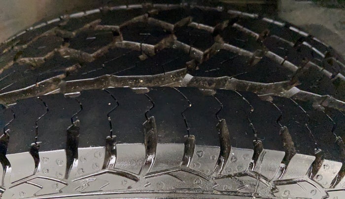 2016 Nissan Terrano XL PLUS 85 PS DEISEL, Diesel, Manual, Left Rear Tyre Tread