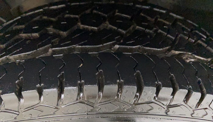 2016 Nissan Terrano XL PLUS 85 PS DEISEL, Diesel, Manual, Left Front Tyre Tread