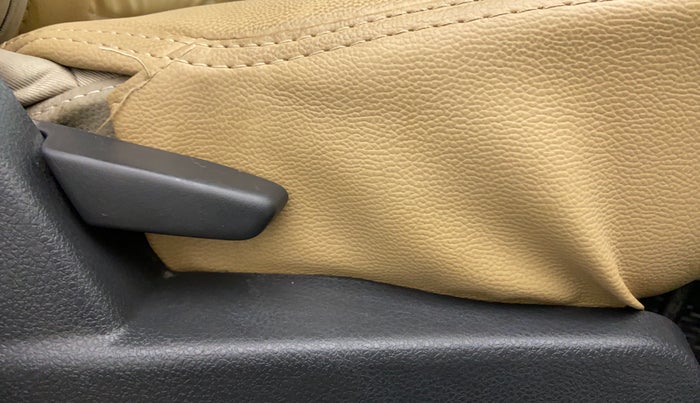 2016 Nissan Terrano XL PLUS 85 PS DEISEL, Diesel, Manual, Driver Side Adjustment Panel