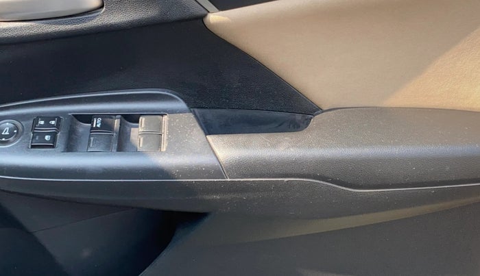 2019 Honda Jazz 1.2L I-VTEC VX CVT, Petrol, Automatic, 49,837 km, Driver Side Door Panels Control