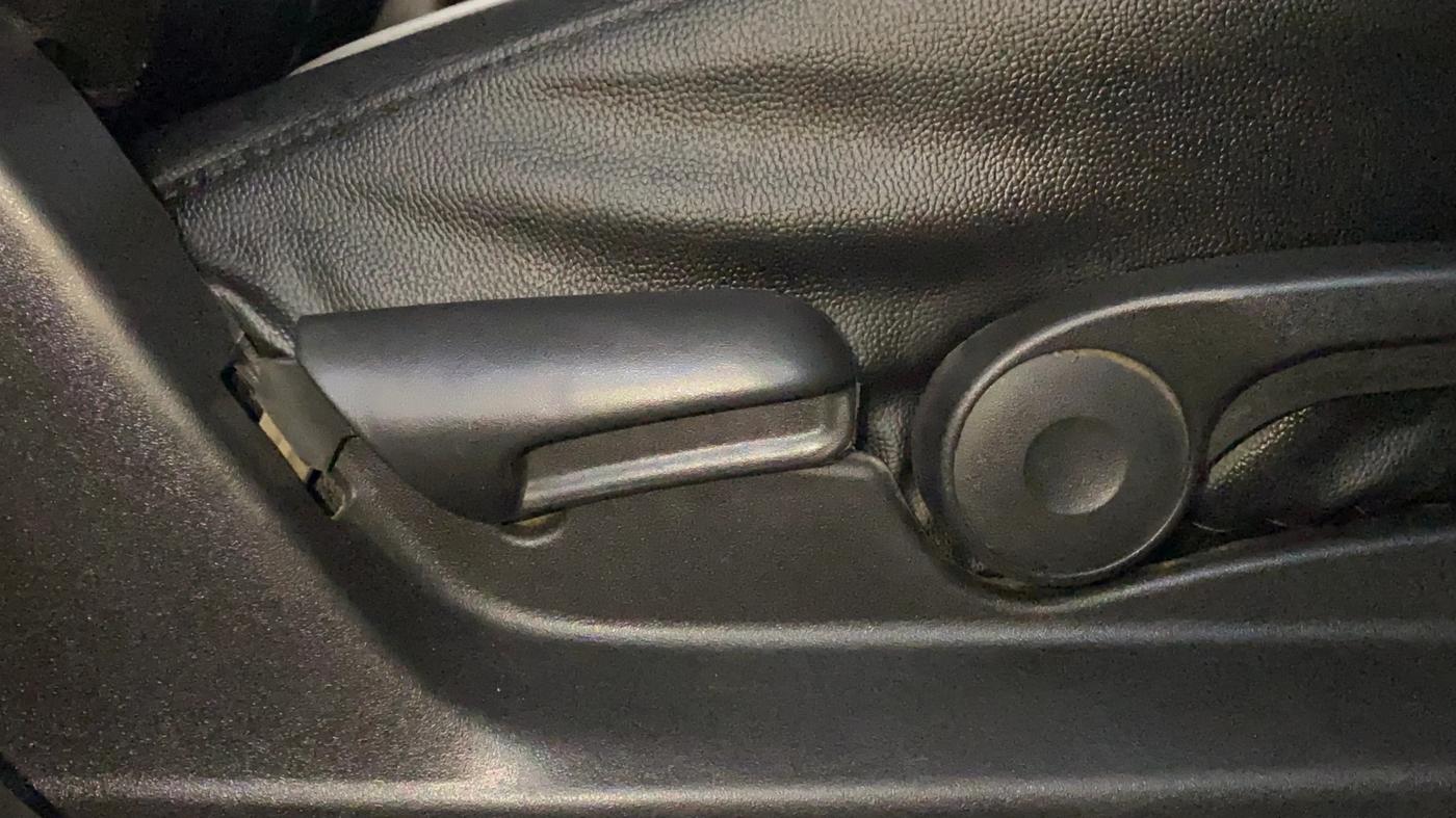 2021 Maruti Vitara Brezza ZXI, Petrol, Manual, 22,275 km, Driver Side Adjustment Panel