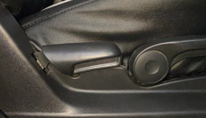 2021 Maruti Vitara Brezza ZXI, Petrol, Manual, 22,275 km, Driver Side Adjustment Panel