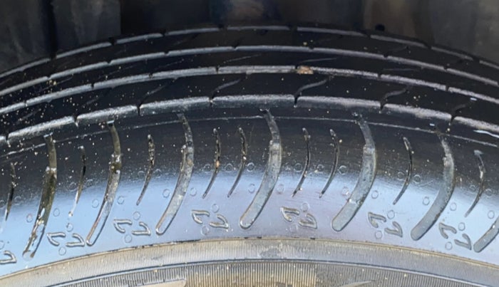 2021 Nissan MAGNITE XV MT, Petrol, Manual, 40,552 km, Right Front Tyre Tread