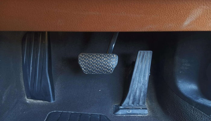 2018 BMW 3 Series  GT 320d Luxury Line, Diesel, Automatic, 62,533 km, Pedals