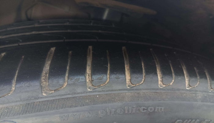 2018 BMW 3 Series  GT 320d Luxury Line, Diesel, Automatic, 62,533 km, Right Front Tyre Tread