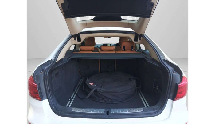 2018 BMW 3 Series  GT 320d Luxury Line, Diesel, Automatic, 62,533 km, Boot Door Open