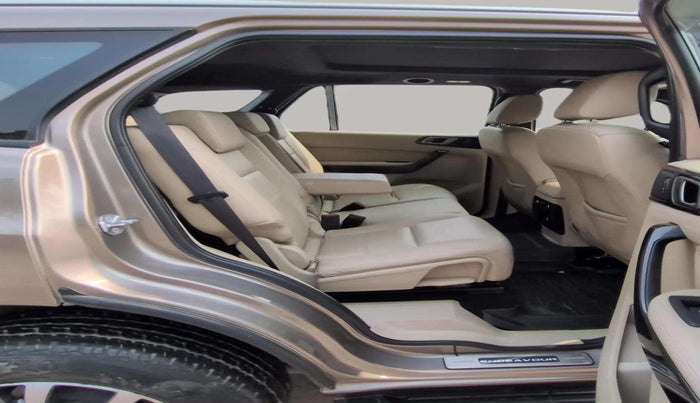 2019 Ford Endeavour TITANIUM PLUS 2.2 4X2 AT SUNROOF, Diesel, Automatic, 38,550 km, Right Side Rear Door Cabin