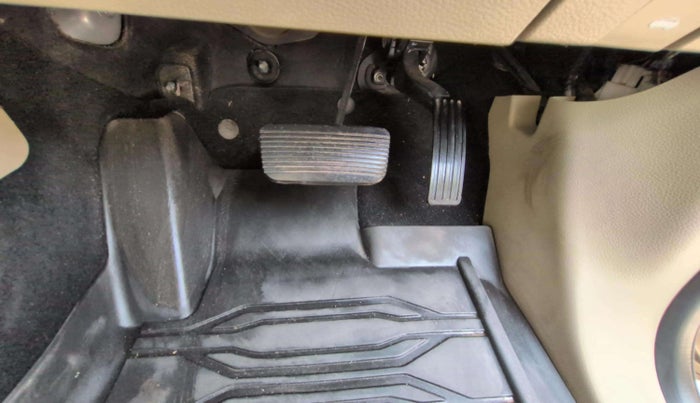 2019 Ford Endeavour TITANIUM PLUS 2.2 4X2 AT SUNROOF, Diesel, Automatic, 38,550 km, Pedals