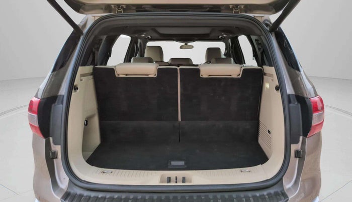 2019 Ford Endeavour TITANIUM PLUS 2.2 4X2 AT SUNROOF, Diesel, Automatic, 38,550 km, Boot Inside