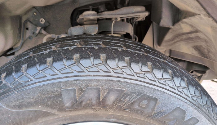 2019 Ford Endeavour TITANIUM PLUS 2.2 4X2 AT SUNROOF, Diesel, Automatic, 38,550 km, Right Front Tyre Tread