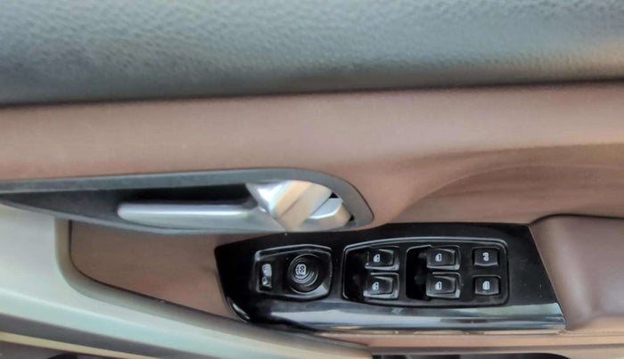 2023 Mahindra SCORPIO-N Z8 L DIESEL AT 2WD 7 STR, Diesel, Automatic, 43,965 km, Driver Side Door Panels Control