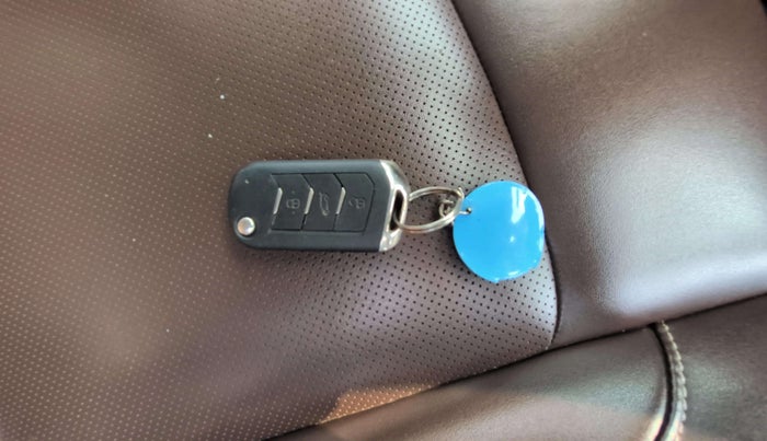 2023 Mahindra SCORPIO-N Z8 L DIESEL AT 2WD 7 STR, Diesel, Automatic, 43,965 km, Key Close Up