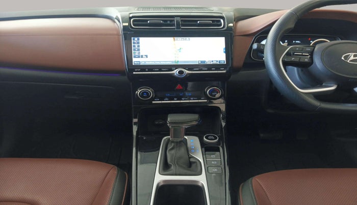 2024 Hyundai ALCAZAR PLATINUM(O) 7STR 1.5 AT, Diesel, Automatic, 26,551 km, Air Conditioner