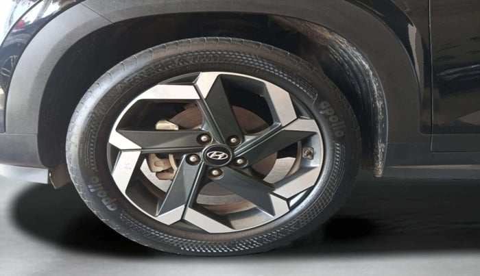 2024 Hyundai ALCAZAR PLATINUM(O) 7STR 1.5 AT, Diesel, Automatic, 26,551 km, Left Front Wheel