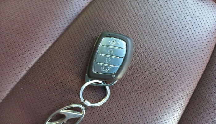 2024 Hyundai ALCAZAR PLATINUM(O) 7STR 1.5 AT, Diesel, Automatic, 26,551 km, Key Close Up