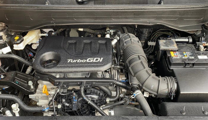 2024 Hyundai VENUE SX (O) 1.0 TURBO DCT DUAL TONE, Petrol, Automatic, 16,890 km, Engine View