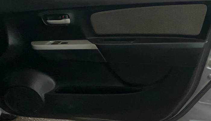 2014 Maruti Wagon R 1.0 LXI CNG, CNG, Manual, 70,185 km, Driver Side Door Panels Control