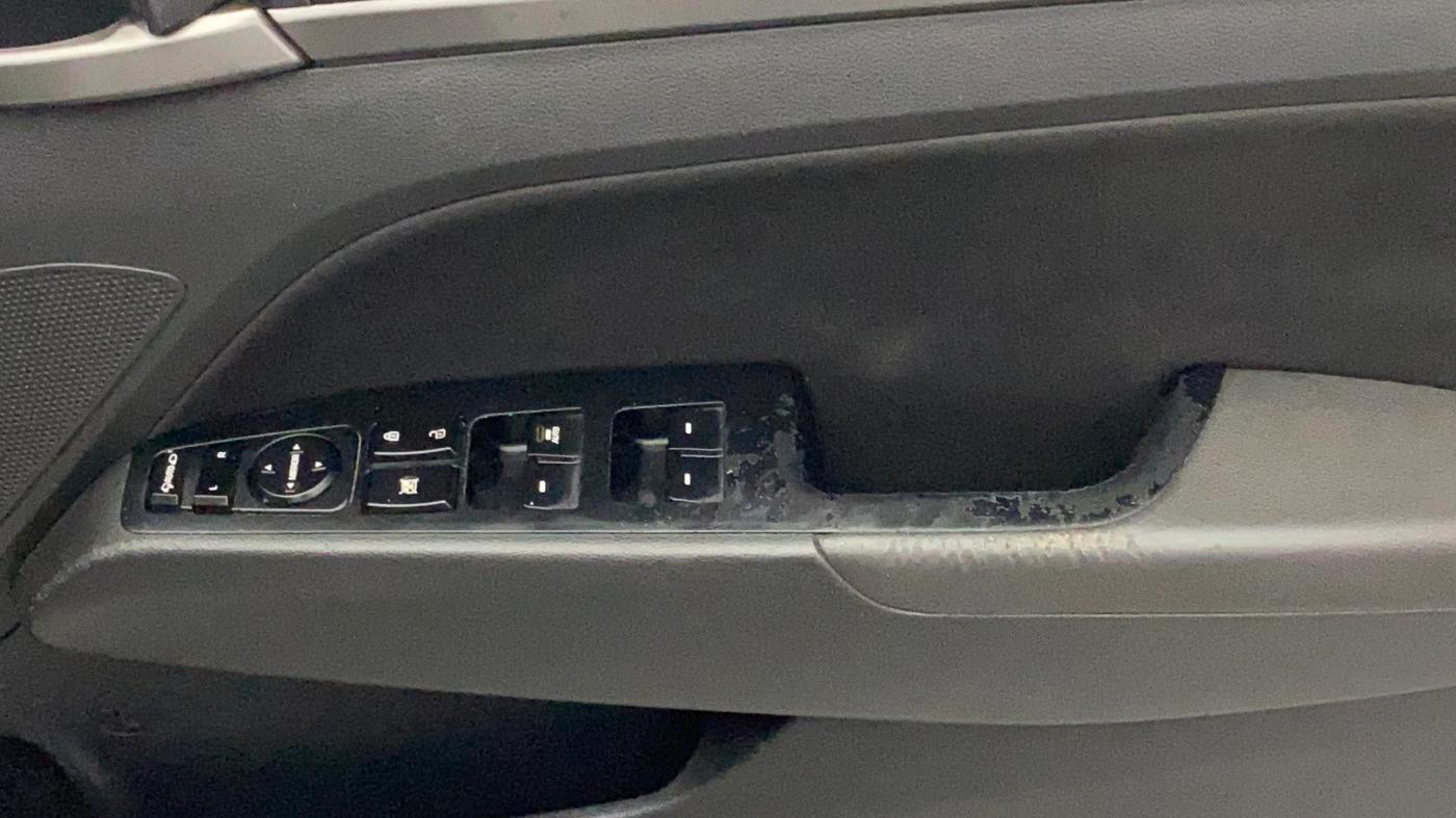 2018 Hyundai New Elantra 2.0 SX AT PETROL, Petrol, Automatic, 1,04,317 km, Driver Side Door Panels Control