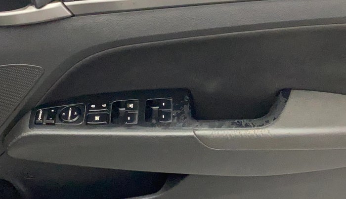 2018 Hyundai New Elantra 2.0 SX AT PETROL, Petrol, Automatic, 1,04,317 km, Driver Side Door Panels Control