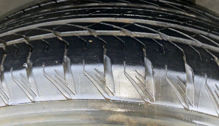 2021 Tata Safari XZA PLUS, Diesel, Automatic, 17,490 km, Right Front Tyre Tread