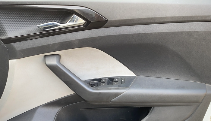 2022 Skoda KUSHAQ STYLE 1.0L TSI MT, Petrol, Manual, 45,559 km, Driver Side Door Panels Control