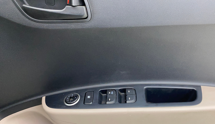 2018 Hyundai Xcent E+, Petrol, Manual, 41,224 km, Driver Side Door Panels Control