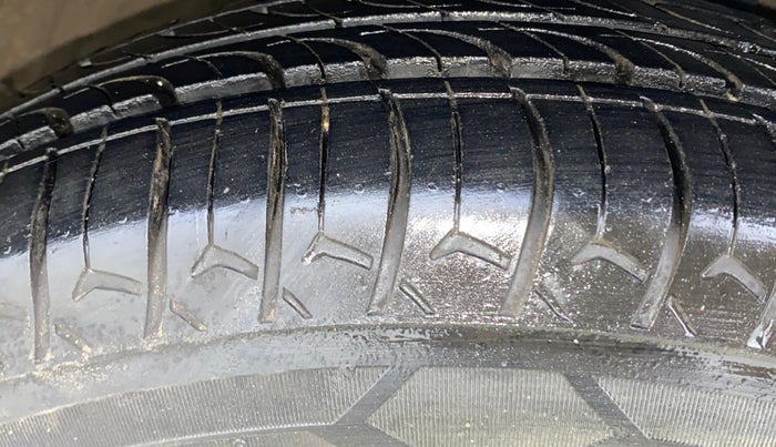 2018 Hyundai Xcent E+, Petrol, Manual, 41,224 km, Right Front Tyre Tread